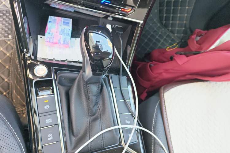 Used Volkswagen Passat 2023 Revised 380TSI Luxury Edition Gear Lever