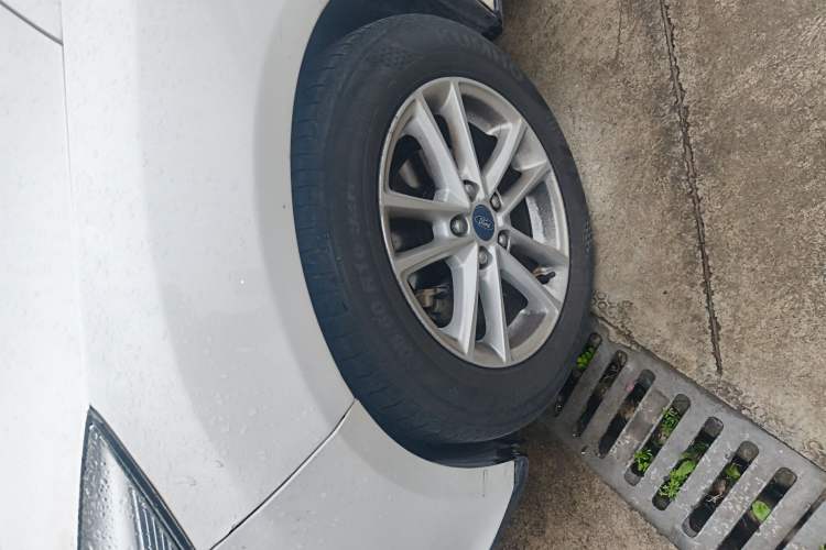 Used Ford Focus 2015 Hatchback 1.6L Automatic Fashion Edition