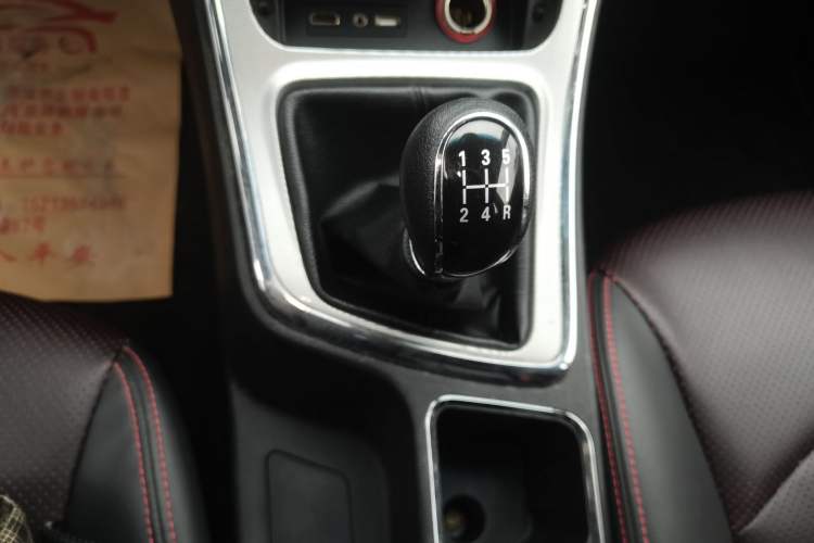 Used Baojun 560 2015 1.8L manual luxury version
