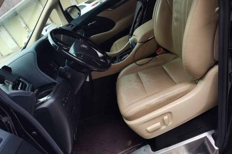 Used Toyota Vellfire 2021 Crown Dual-Engine 2.5L HV Prestige Edition Left Front Seat