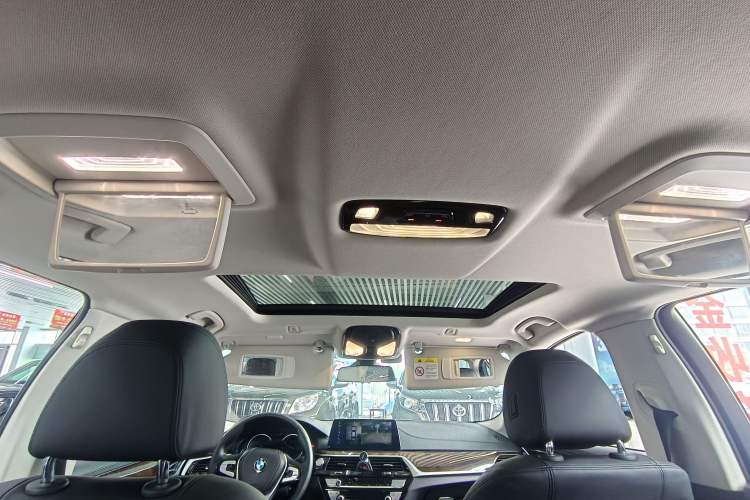 Used BMW 5 Series 2018 525Li Luxury Package