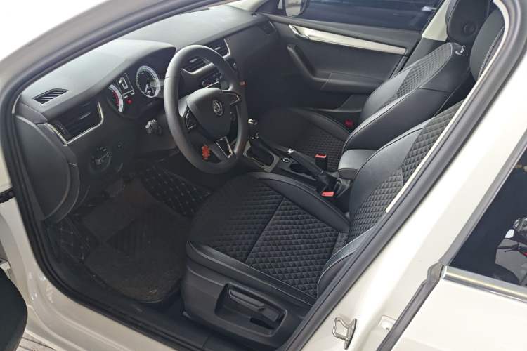 Used Skoda Octavia 2019 TSI230 DSG Luxury Edition