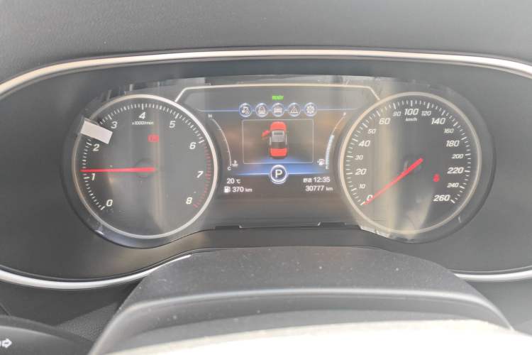 Used Hongqi H5 2022 Classic Model Facelift 1.8T Automatic Smart Connect Flagship Edition Instrument Cluster