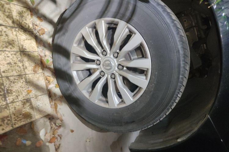 Used Nissan Patrol  Right Front Wheel Hub