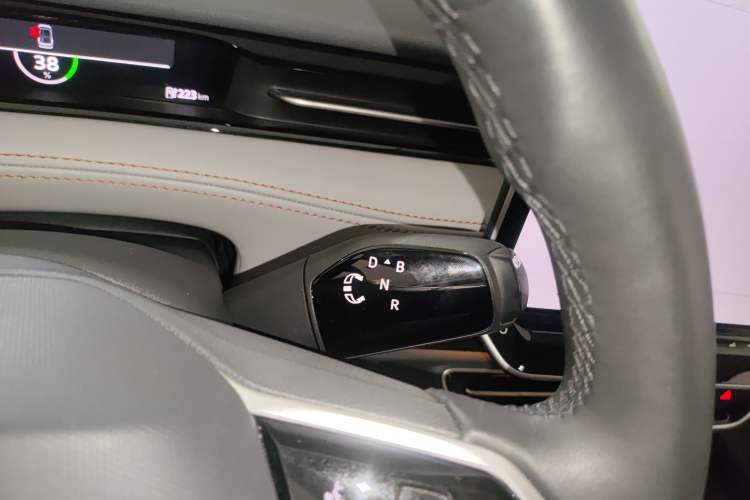 Used Volkswagen ID.7 VIZZION 2024 AIR model Gear Lever