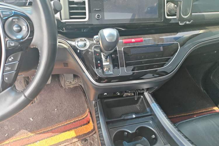 Used Honda Elysion 2019 2.0L Hybrid Luxury Edition Gear Lever