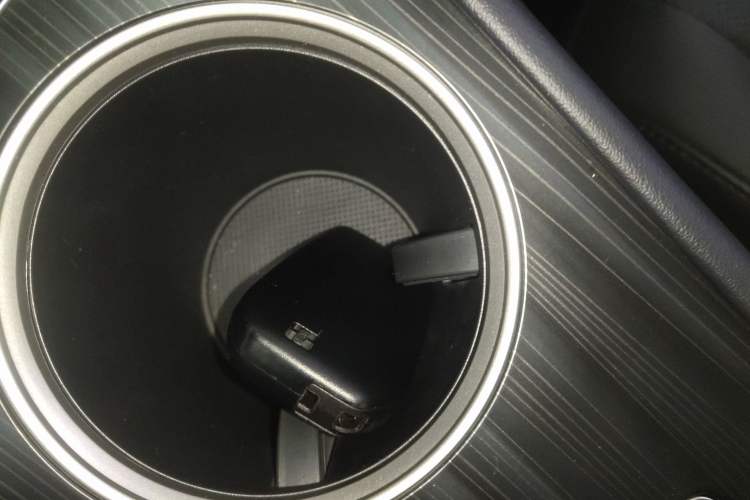 Used Toyota SIENNA 2024 2.5L Hybrid Four-Wheel Drive Prestige Edition Vehicle Key