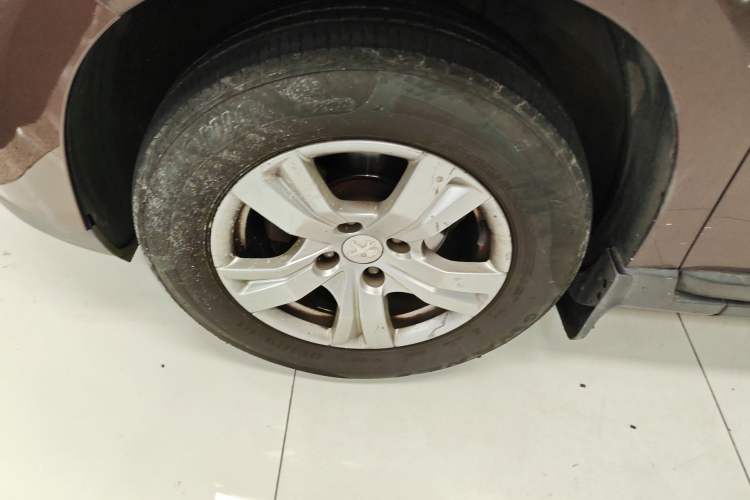 Used Peugeot 2008 2014 1.6L Automatic Trend Edition Exterior 4