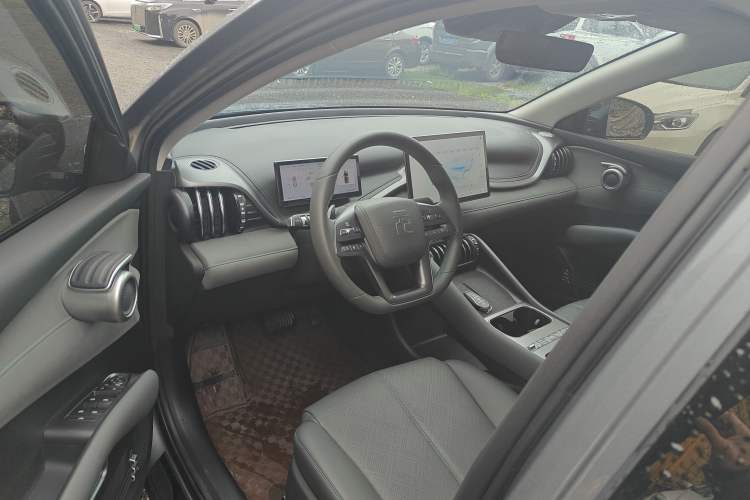 Used BYD Yuan PLUS 2025 Intelligent Driving Version 430 KM – Leading Edition Driver Seat