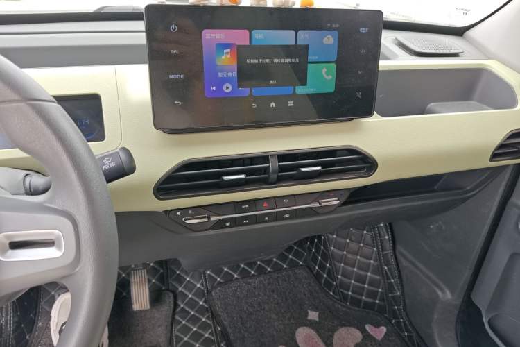 Used Geely Galaxy Panda 2023 Panda Mini 200km Endurance Bear Audio And AC Panel