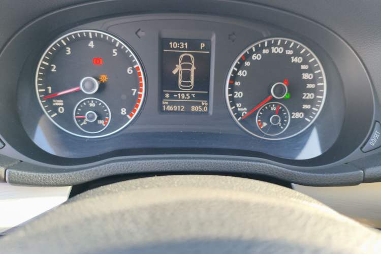 Used Volkswagen Passat 2014 1.8TSI DSG 30th Anniversary Edition Odometer Close Up