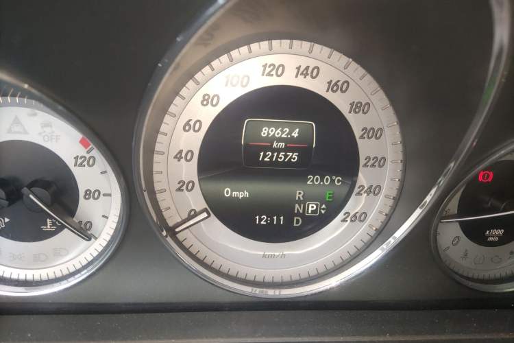 Used Mercedes-Benz GLK-Class 2013 GLK 300 4MATIC Dynamic Sunroof Model
