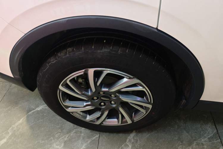 Used Lincoln Corsair 2023 2.0T Two-Wheel Drive Luxury Edition Right Rear Wheel Hub