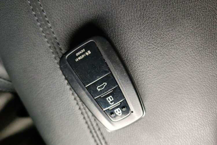 Used Toyota Avalon 2023 2.0L Premium Edition