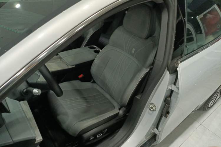 Used Geely Galaxy E8 2024 550 km Range Rear-Drive MAX