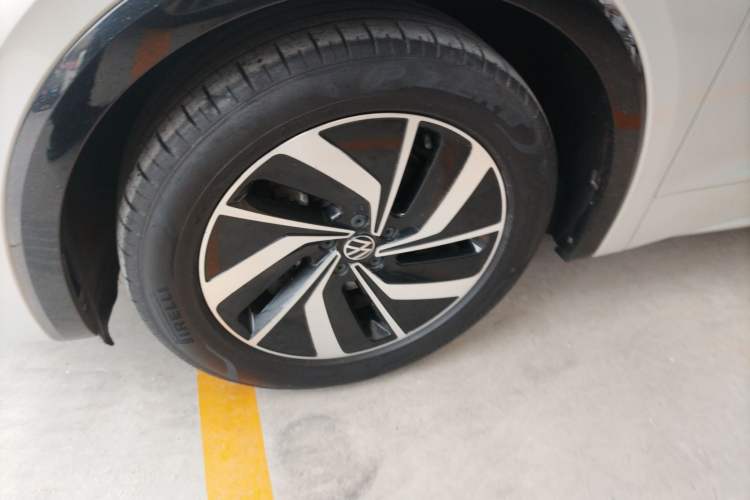 Used Volkswagen Viloran 2020 330TSI Luxury Edition Exterior 4