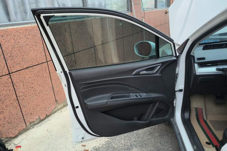 Used NETA V 2021 Standard Range Entertainment Version – Upgraded Model Left Front Door Interior