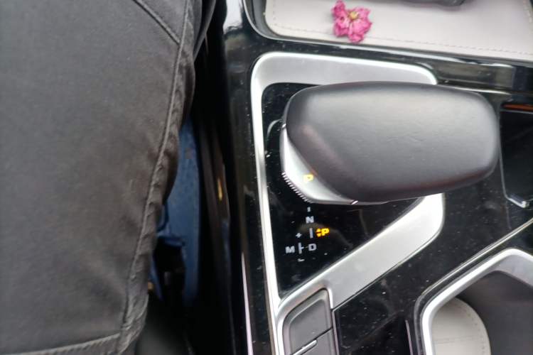 Used Geely Auto Monjaro S 2021 2.0TD DCT Two-Wheel Drive Lightning Edition Gear Lever