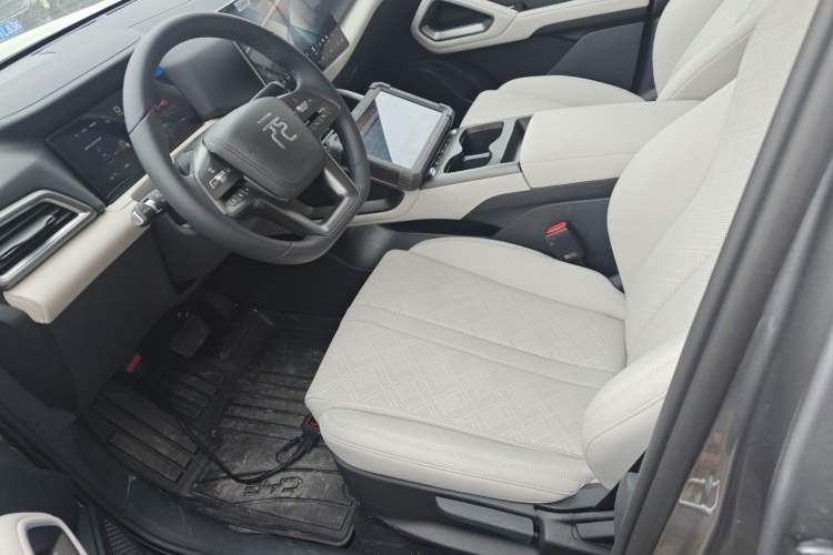 Used BYD Yuan UP 2025 Intelligent Driving Version 401 KM Dynamic Edition Left Front Seat