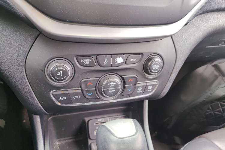 Used Jeep Cherokee 2016 2.4L Leading Edition