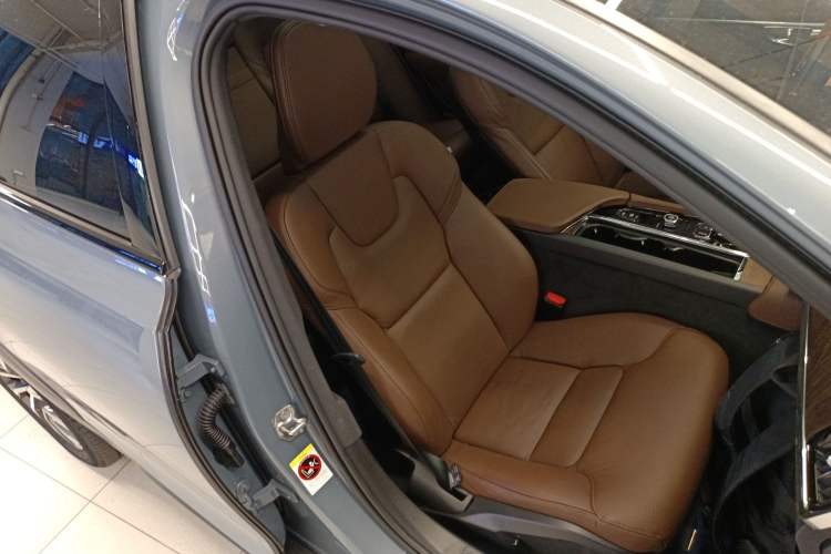 Used Volvo V90 2022 Cross Country B5 AWD Smart Range Edition
