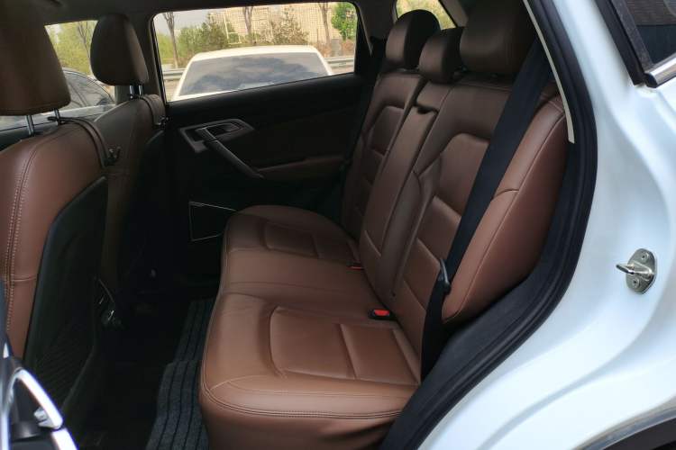 Used Geely Auto Emgrand X7 Sport 2016 1.8TD Automatic All-Wheel-Drive ZhiZun Edition Left Rear Seat