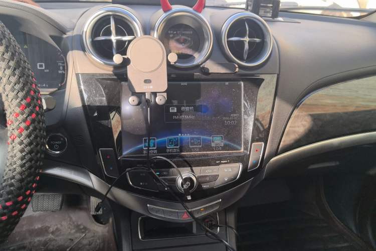 Used BYD Tang New Energy 2015 2.0T Four-Wheel-Drive Flagship Model
