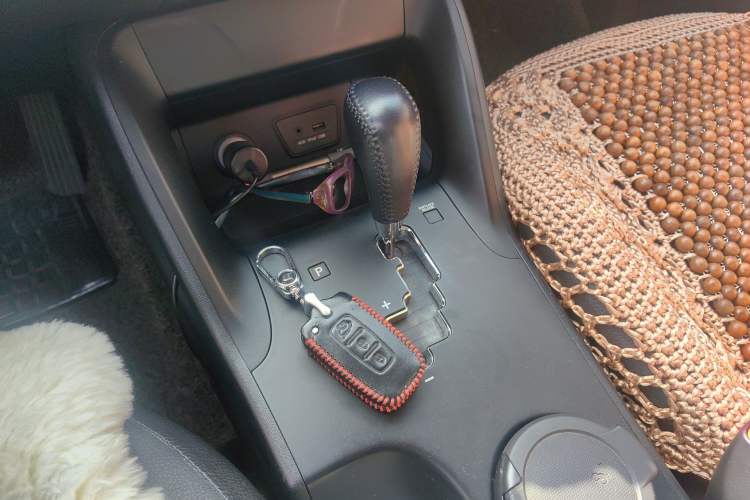 Used Hyundai ix35 2013 2.0L Automatic Two-Wheel Drive Smart GLS China IV Standard
