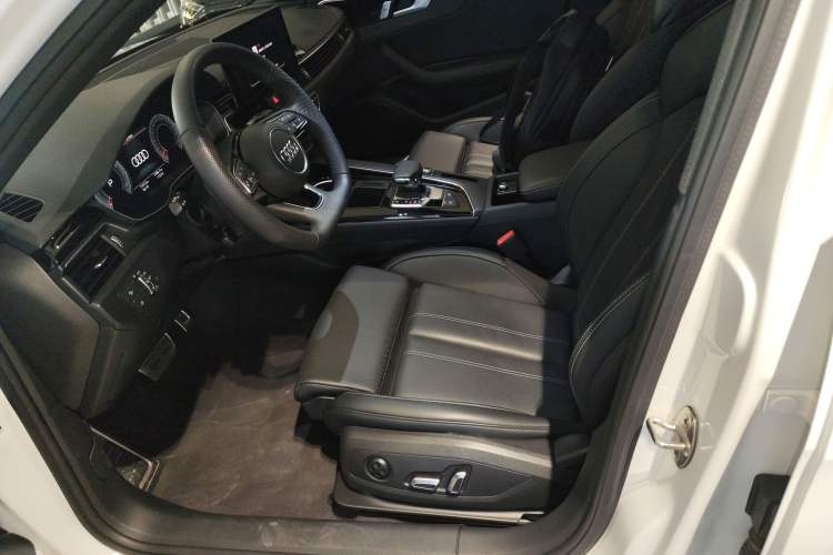 Used Audi A4L 2024 40 TFSI Luxury Dynamic Edition
