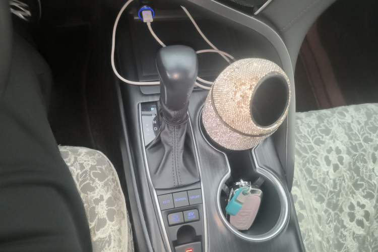 Used Toyota Camry 2021 Dual-Motor 2.5 HGVP Leading Edition Gear Lever