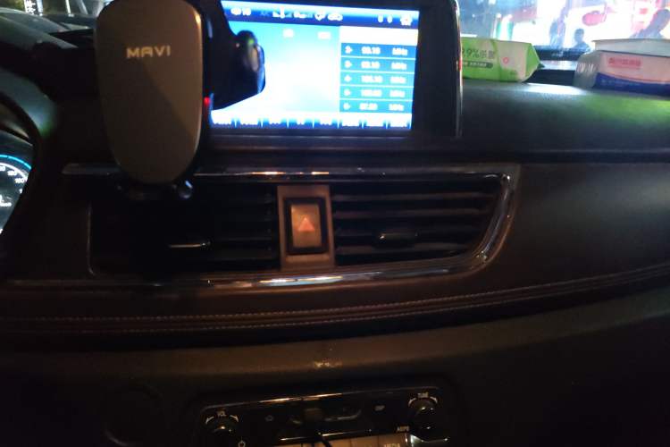 Used Dongfeng Fengon 370 2017 1.5L CVT Fashion Edition 7-Seater