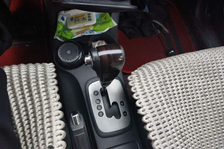 Used Kia Sportage 2013 2.0L Automatic Two-Wheel Drive GLS Trim Gear Lever