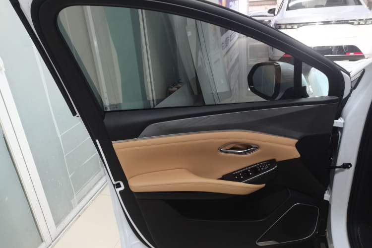 Used BYD Song L DM-i 2024 112 km Leading Edition