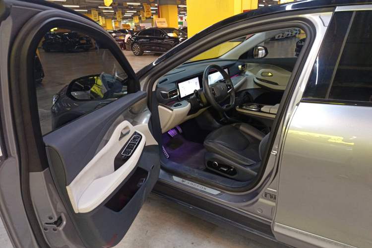 Used ARCFOX Alpha S 2021 708S+ 175kW Driver Seat