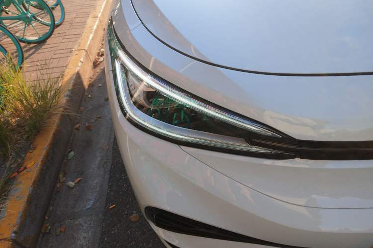 Used Volkswagen ID.4 X 2023 Ultra-Intelligent Long-Range Version Right Front Headlight