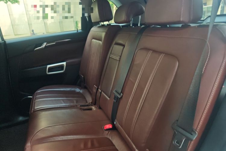 Used Opel Antara 2011 2.4 Luxury Two-Wheel-Drive Version
