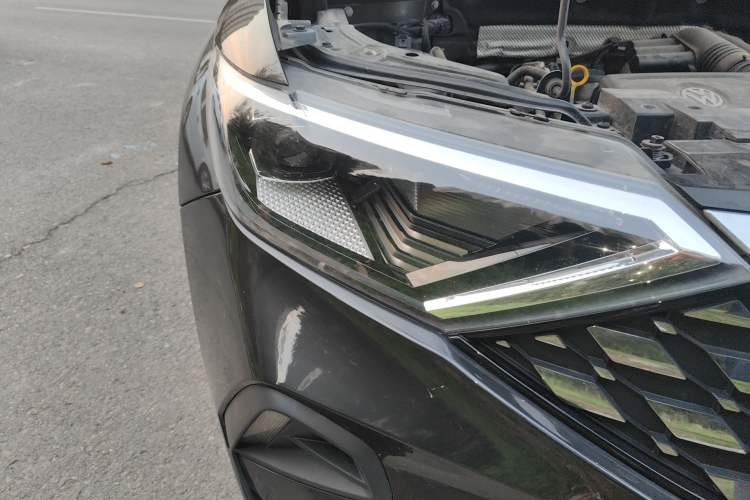 Used Jetta VS7 2021 1.4T Automatic Entry Model Right Front Headlight