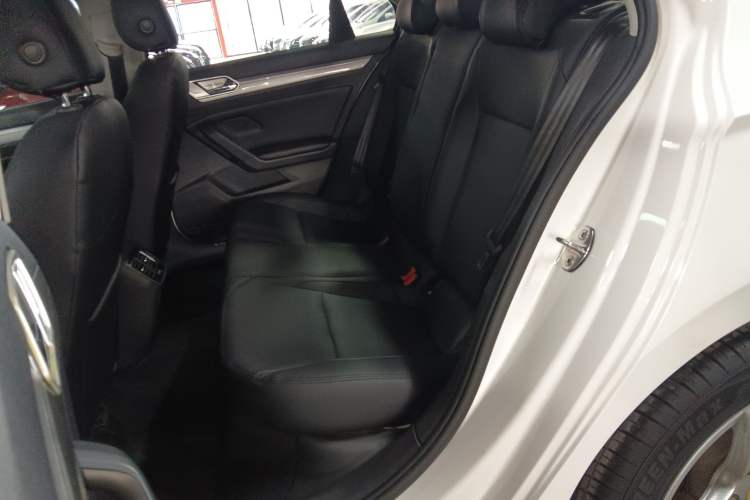 Used Volkswagen Lamando 2015 230TSI DSG Fashion Edition