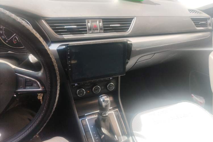 Used Skoda Superb 2016 TSI330 DSG Innovation Edition Audio And AC Panel