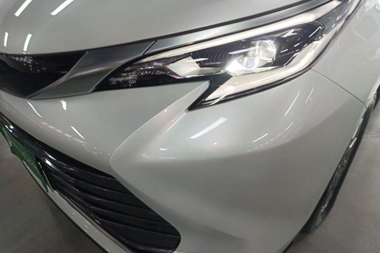 Used Toyota SIENNA 2021 2.5L Hybrid Premium Edition