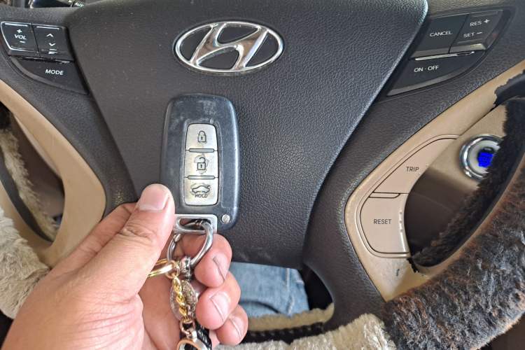 Used Hyundai Sonata 2011 2.0L Automatic Top-Grade Version