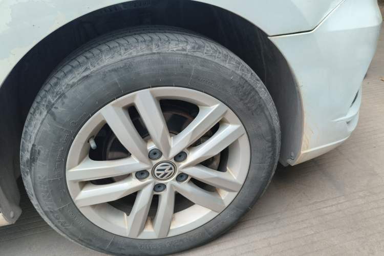 Used Volkswagen Jetta 2019 Dream Edition 1.5L Manual Fashion Version Right Front Wheel Hub