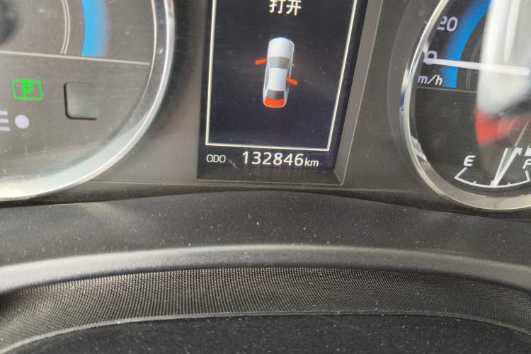 Used Toyota Levin 2017 Revised Dual-Engine 1.8H GS E-CVT Elite Sunroof Version China V Standard Odometer Close Up