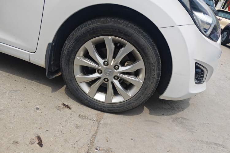 Used Hyundai Elantra (5th Generation / Langdong) 2016 1.6L Automatic Smart Version Right Front Wheel Hub