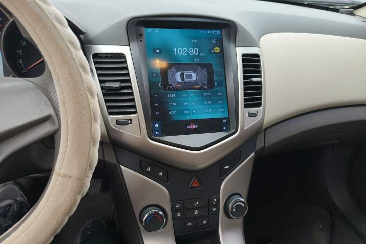 Used Chevrolet Cruze 2015 1.5L Classic SL MT Audio And AC Panel