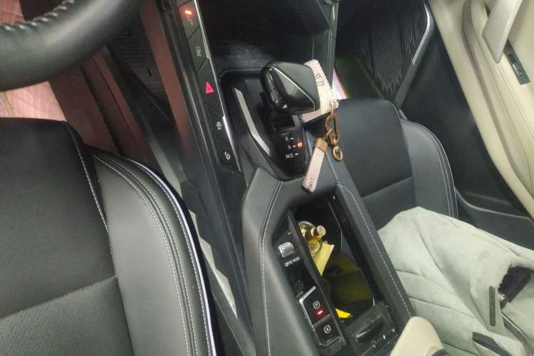 Used Lynk & Co 06 2021 1.5T Shero Pink Special Edition
