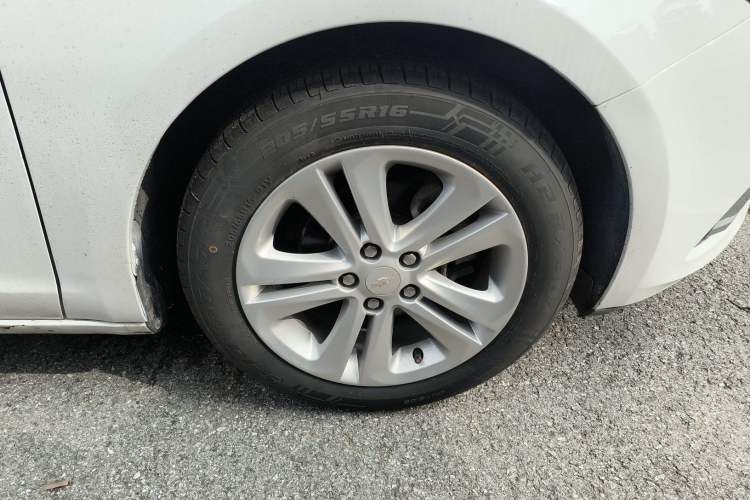 Used Chevrolet Cruze 2016 1.5L Manual Elite Edition Right Front Wheel Hub