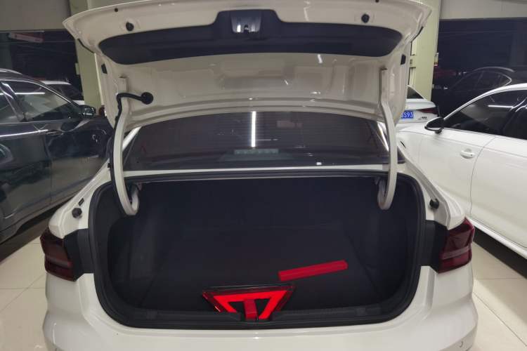 Used Volkswagen Lavida 2022 1.5L Automatic Comfort Edition Trunk