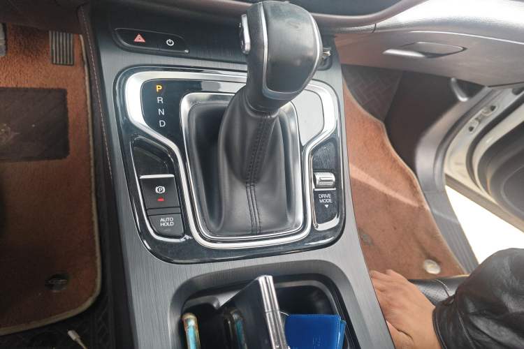 Used GAC Trumpchi M6 2021 PRO 270T DCT Elite Edition Gear Lever