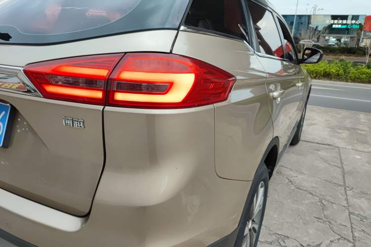 Used Geely Auto Emgrand X7 Sport 2016 1.8TD Automatic Smart Connectivity Version Right Rear Taillight